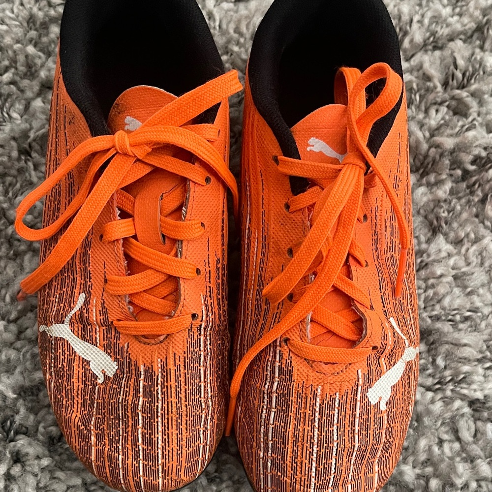 Puma Vibrant Orange Youth Soccer Cleats sz 13